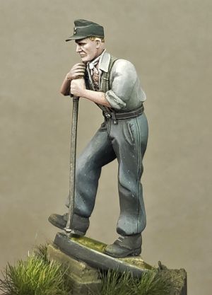 S2KW115 - German tank man working on wheel